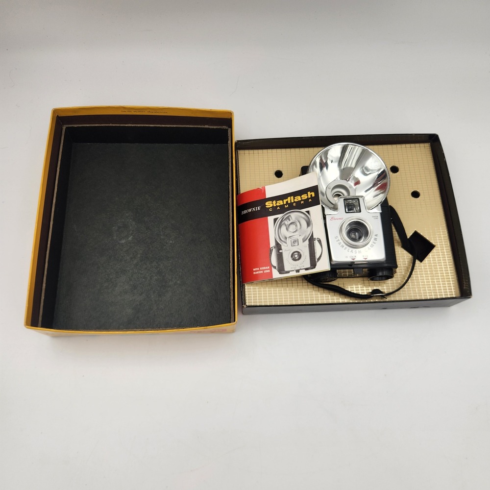 Vintage Kodak Brownie Starflash Outfit Camera with Box and Manual 127 Film MCM - Picture 7 of 11